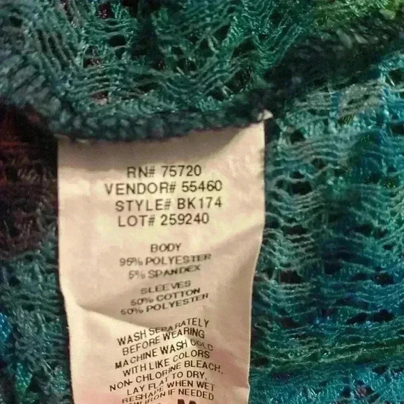 BKE colorful sheer blouse size medium - Picture 4 of 4